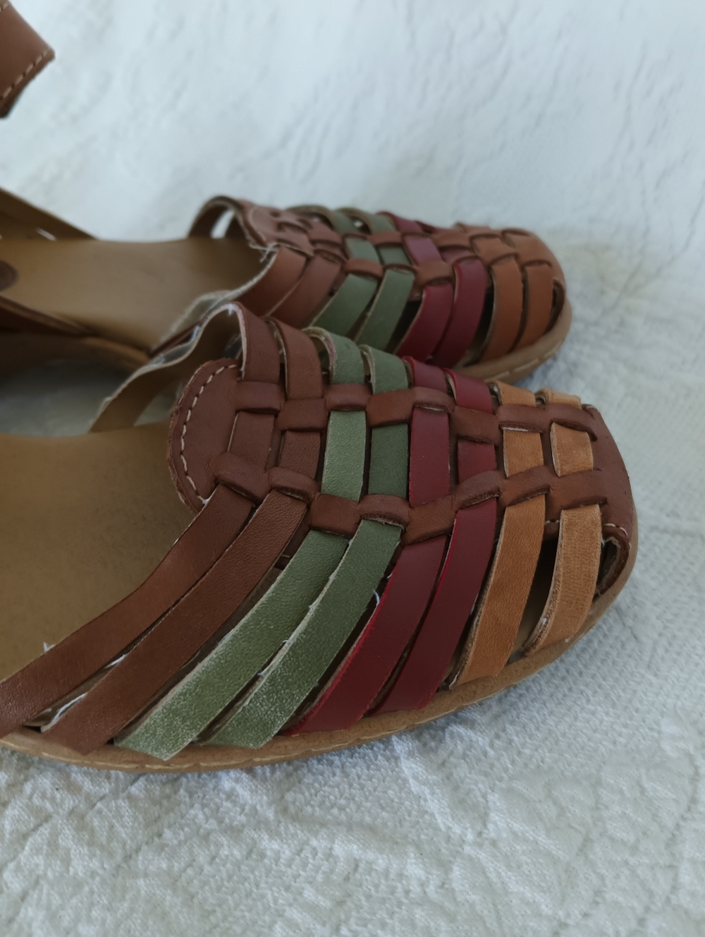Softspots Brown Multi-Color Woven Leather Sandals Closed Toe Hippie Short Heel 6 - Picture 6 of 13